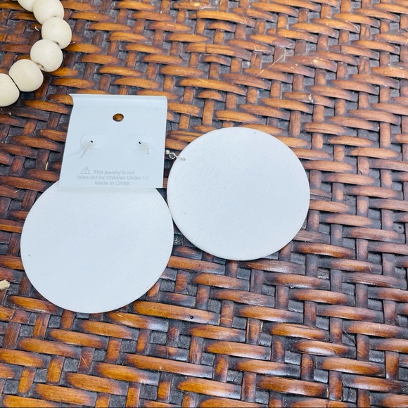 New Round Afrocentric Wooden Dope Hair Earrings - Picture 2 of 3